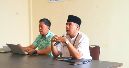 Rapat penilaian substansi Persetujuan Teknis Pemanfaatan Air Limbah untuk Aplikasi ke Tanah digelar di Ruang Rapat Laboratorium Lingkungan DLHK Provinsi NTB